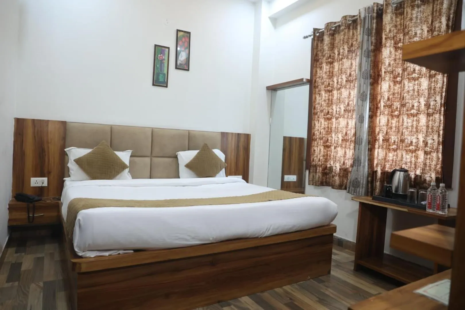 Hotel Taj Sarovar Agra   Agra (Uttar Pradesh)