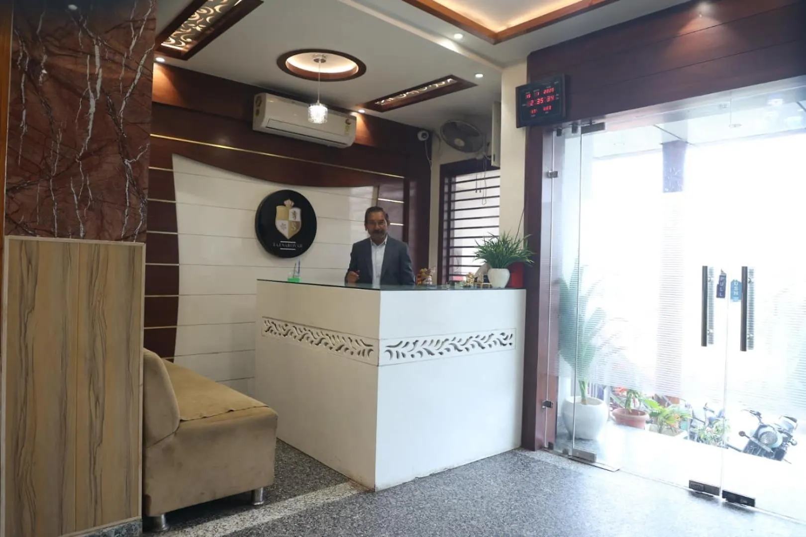 Hotel Taj Sarovar Agra  3*, Agra (Uttar Pradesh)
