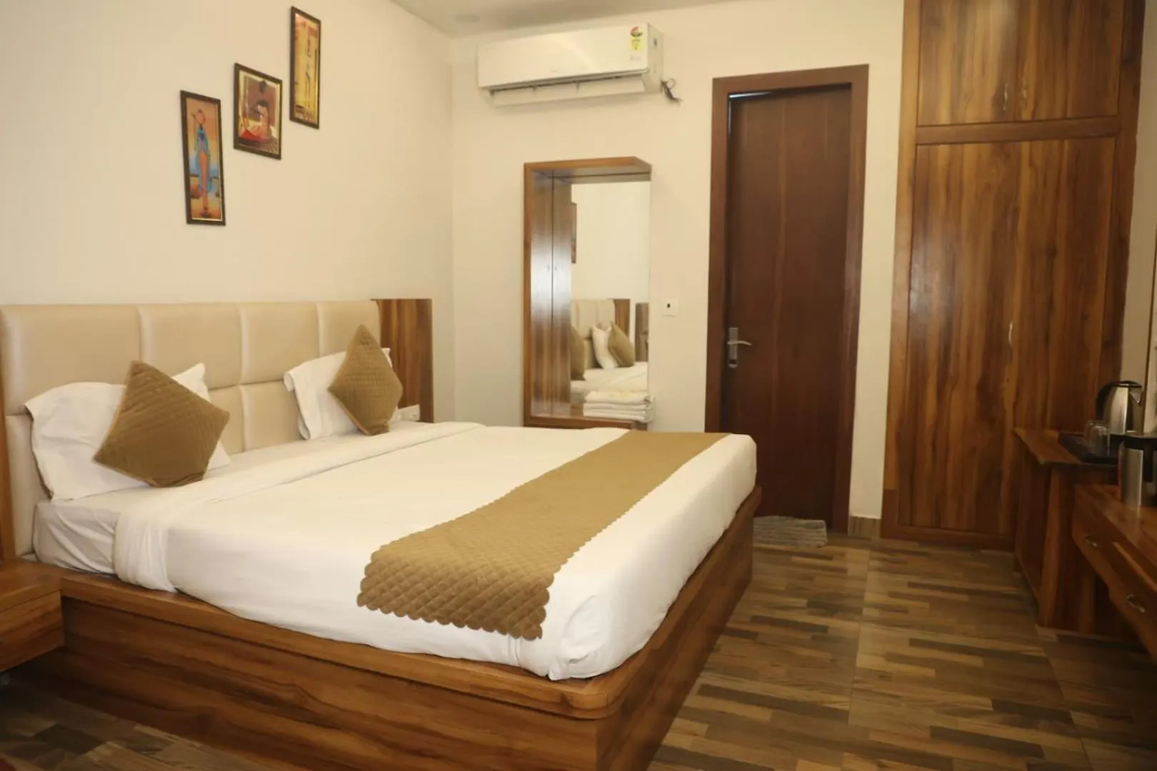 Hotel Taj Sarovar Agra  Agra (Uttar Pradesh)